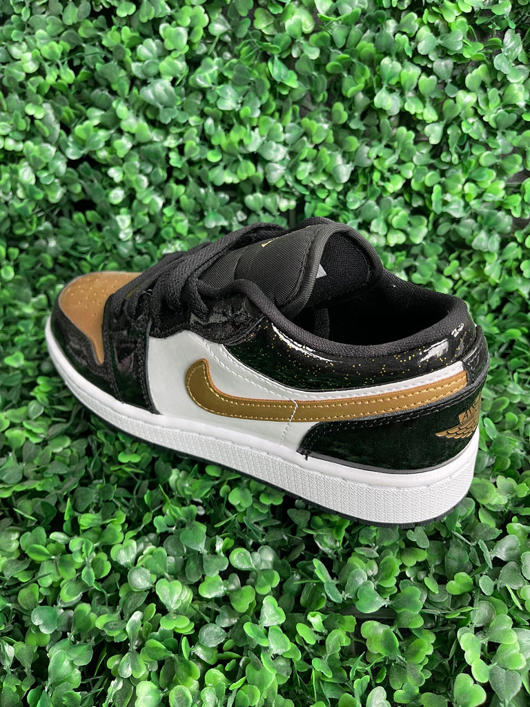 Air jordan 1 low gold sales toe